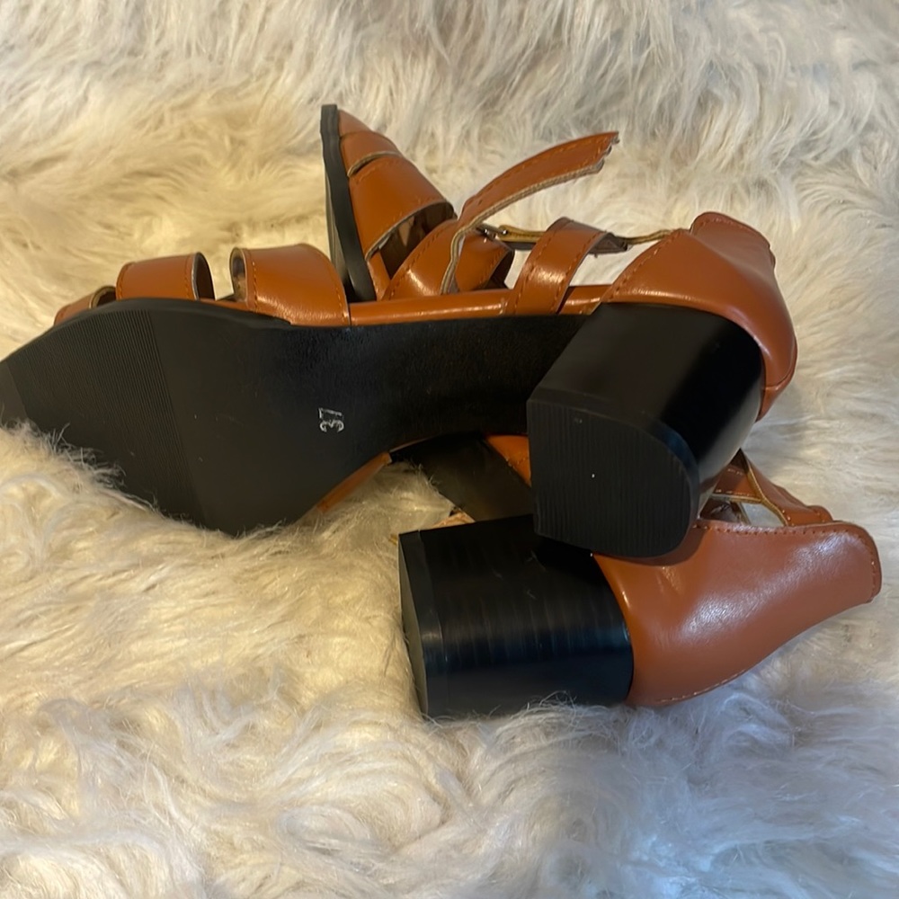 Sandals - Picture 5 of 7